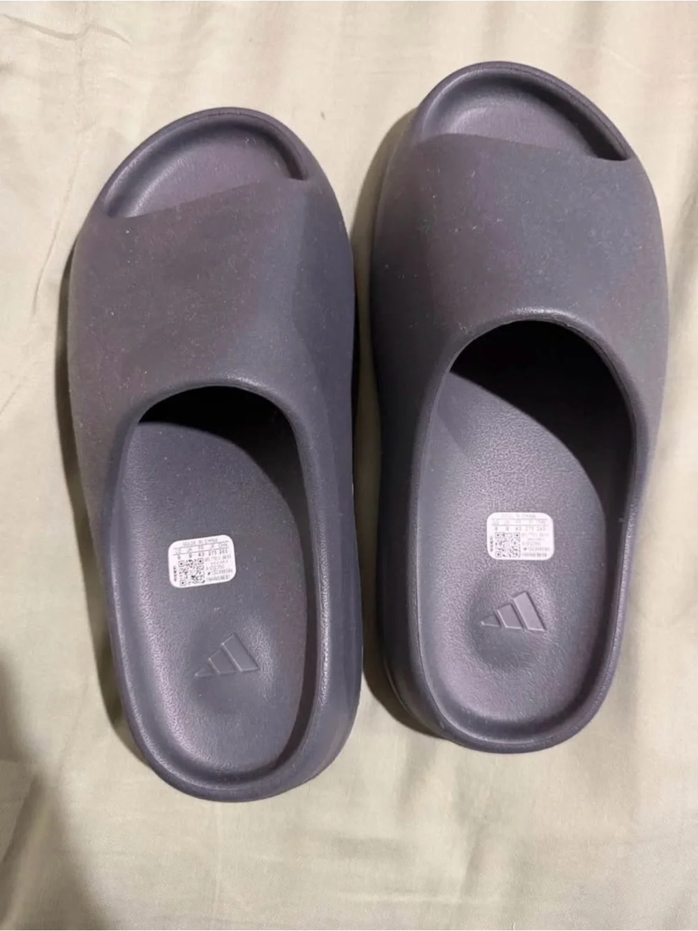 Yeezy Slide Sandals in Dark Gray